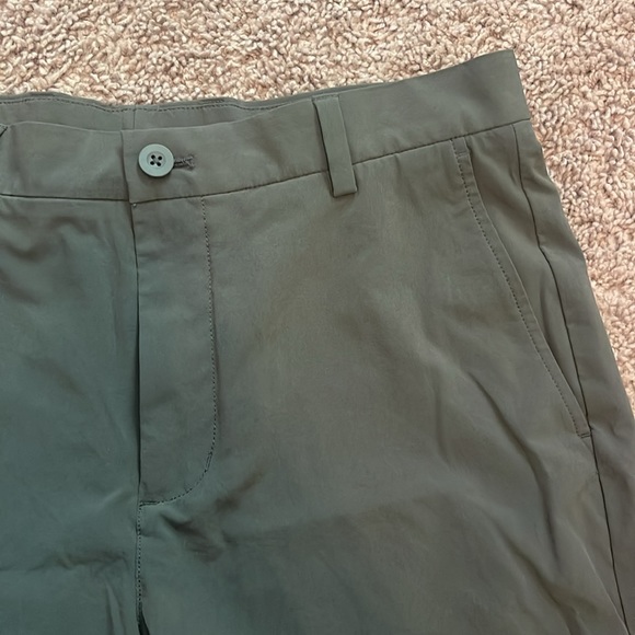 Vineyard Vines performance Breaker Shorts - Picture 3 of 6